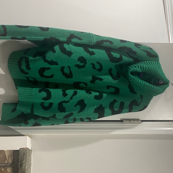 SHEIN Green Leopard Print Turtleneck Sweater – Size 4X – Cozy & Trendy - Picture 3 of 3